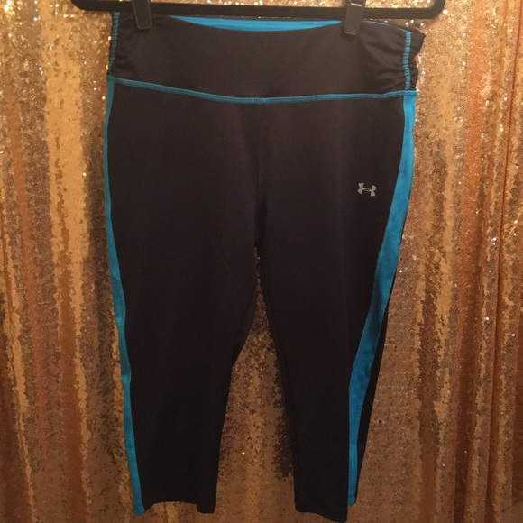UnderArmour Black Fitted Crop Workout Pants - Picture 1 of 8